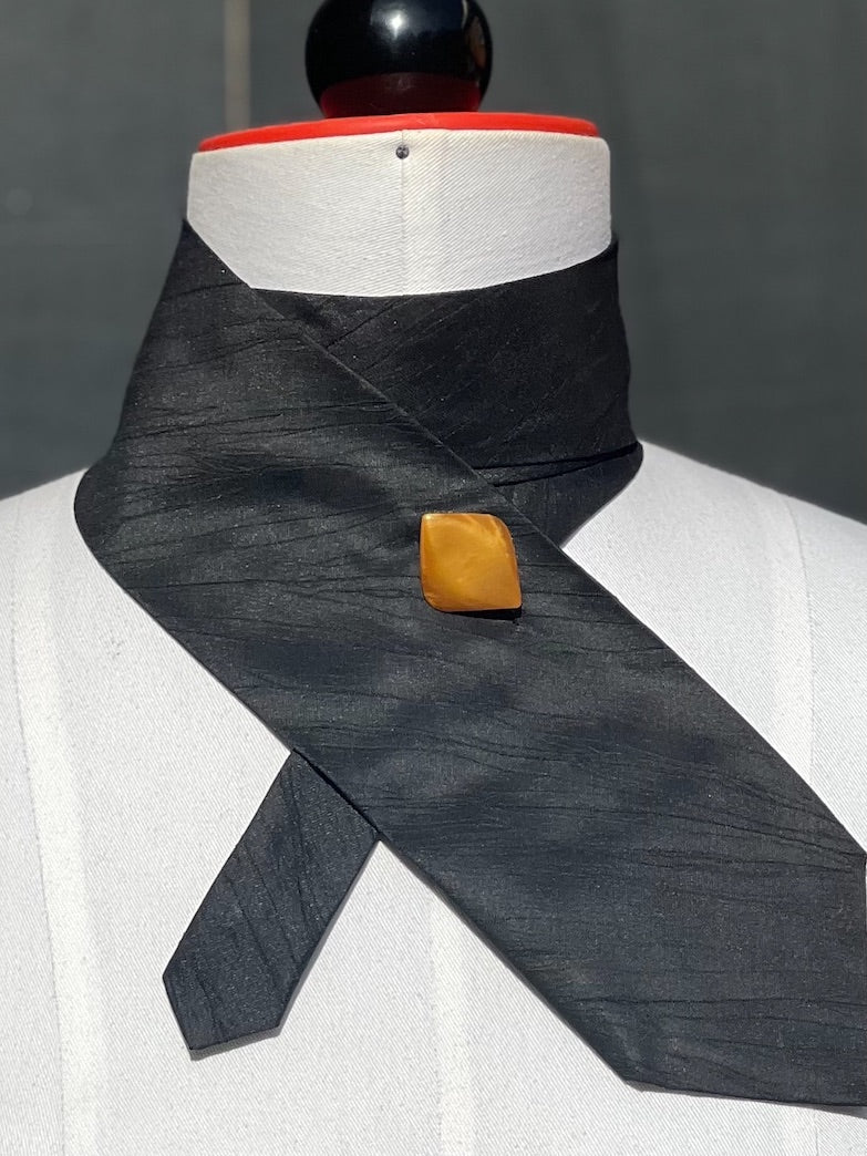 Schlipsschal Noir Honey Schlips Schal- nachhaltige Mode und Accessoires von Beverly-Berlin