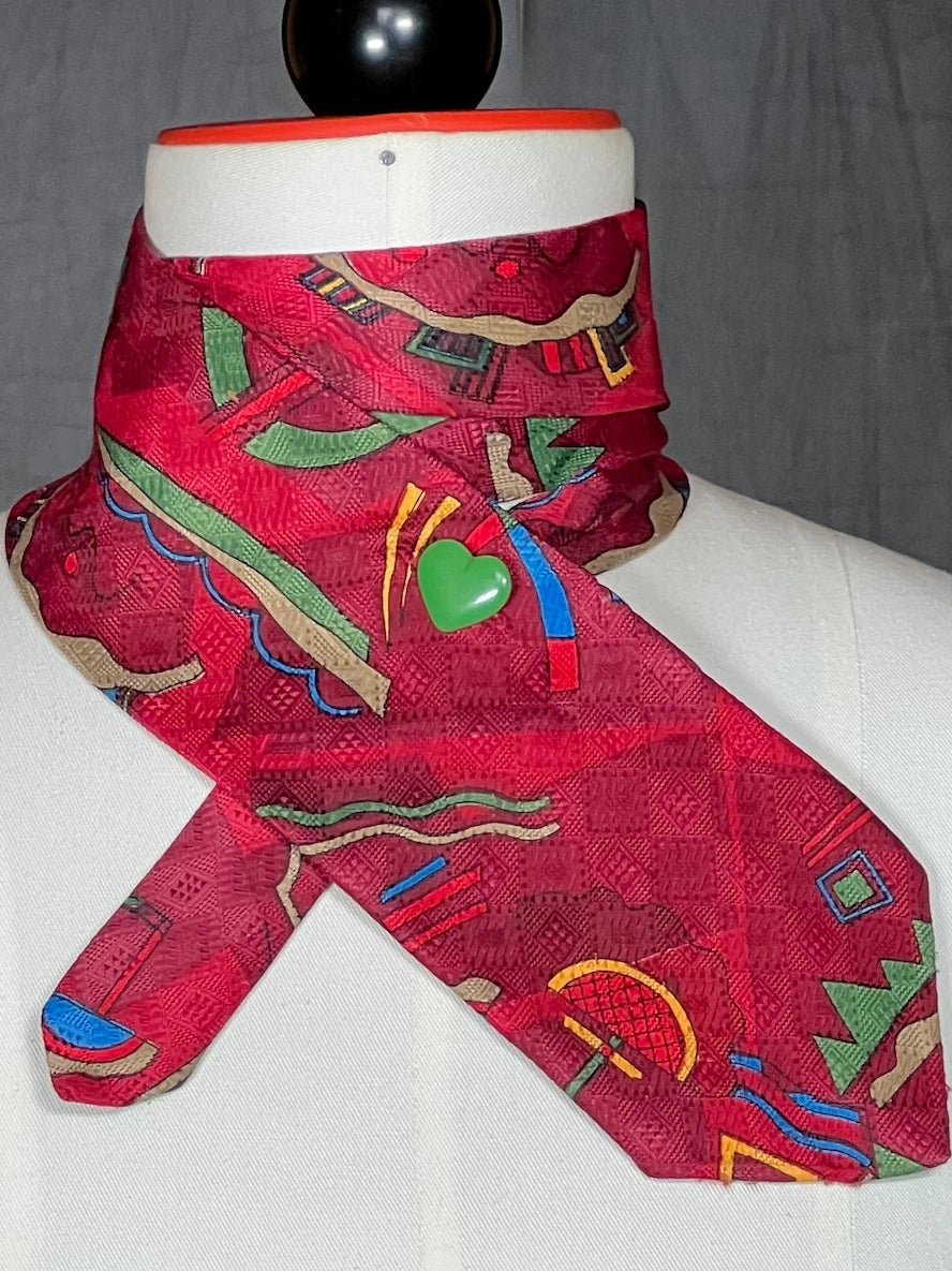 Schlipsschal „Retro Love“ – Upcycling aus Krawatten mit Statement - nachhaltige Mode und Accessoires von Beverly - Berlin