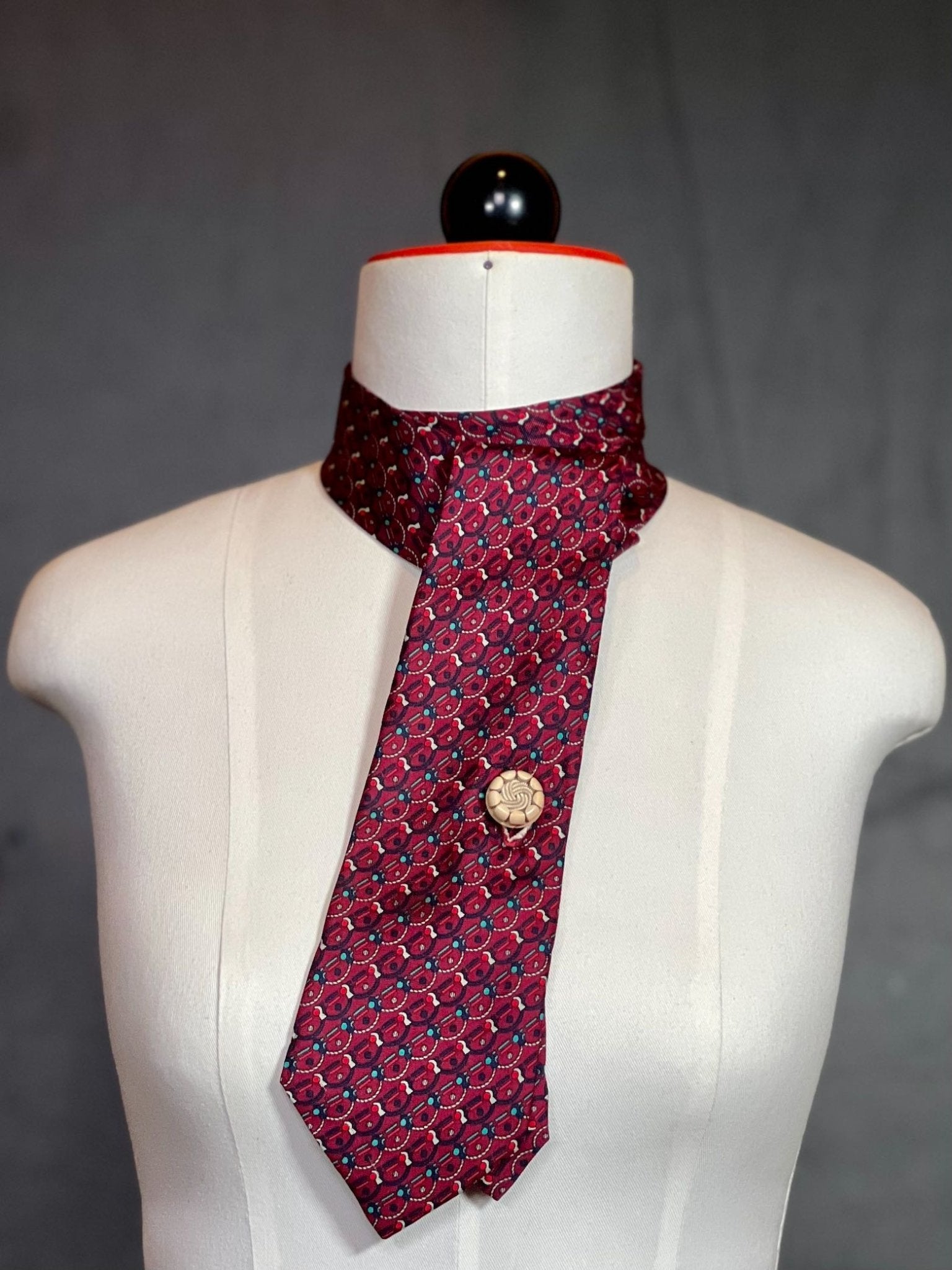 Schlipsschal Ruby Silk – kräftige Farben & edle Seide - nachhaltige Mode und Accessoires von Beverly - Berlin