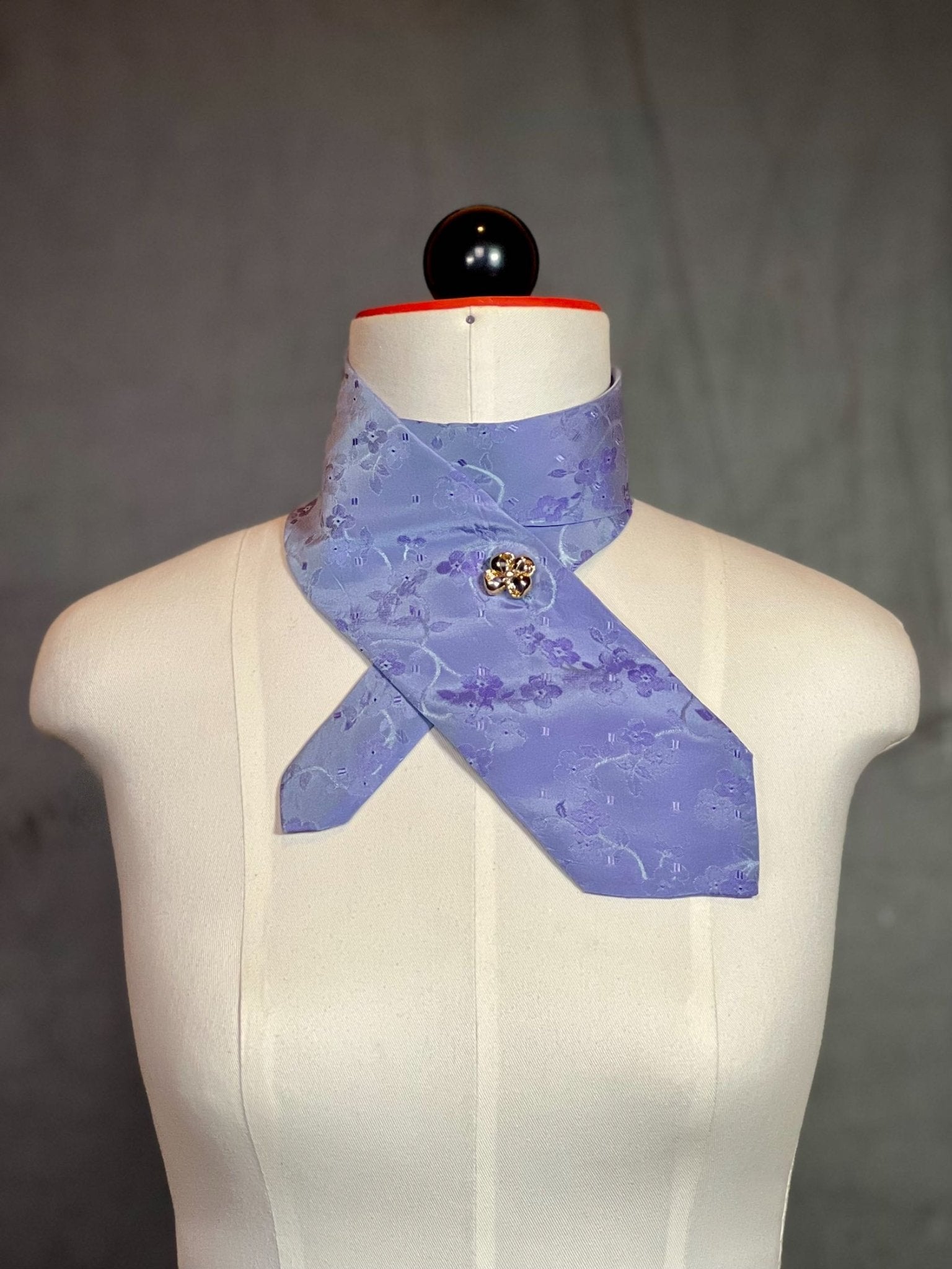 Schlipsschal Soft Lilac – zarte Seide & ruhiger Look - nachhaltige Mode und Accessoires von Beverly - Berlin