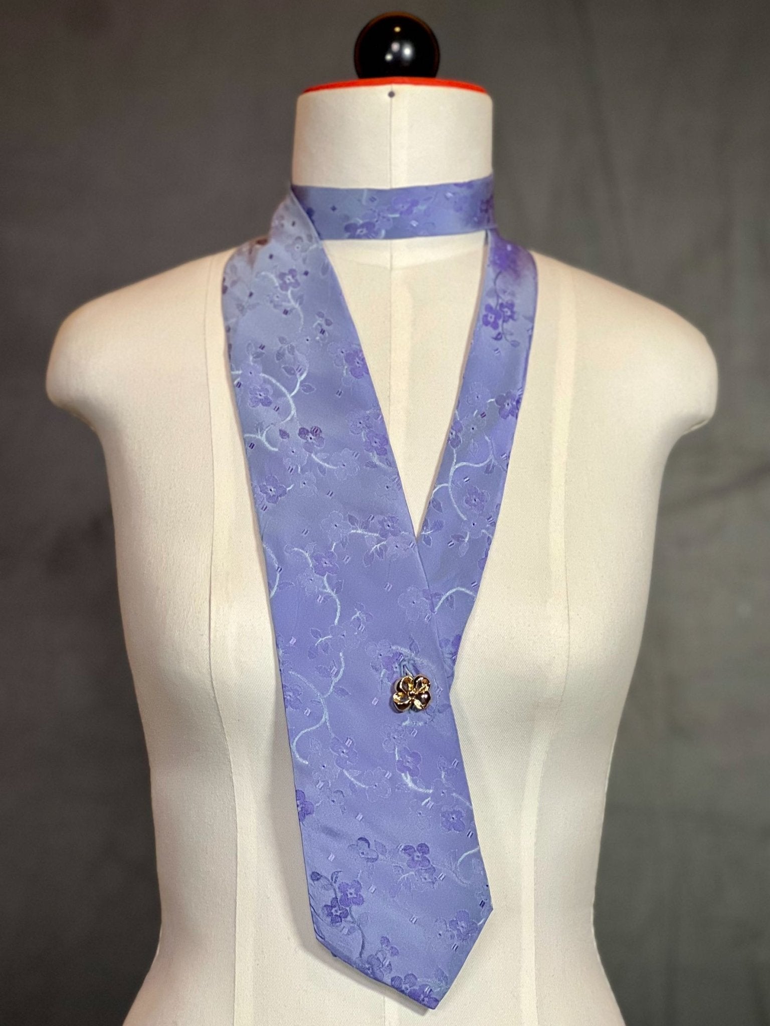 Schlipsschal Soft Lilac – zarte Seide & ruhiger Look - nachhaltige Mode und Accessoires von Beverly - Berlin