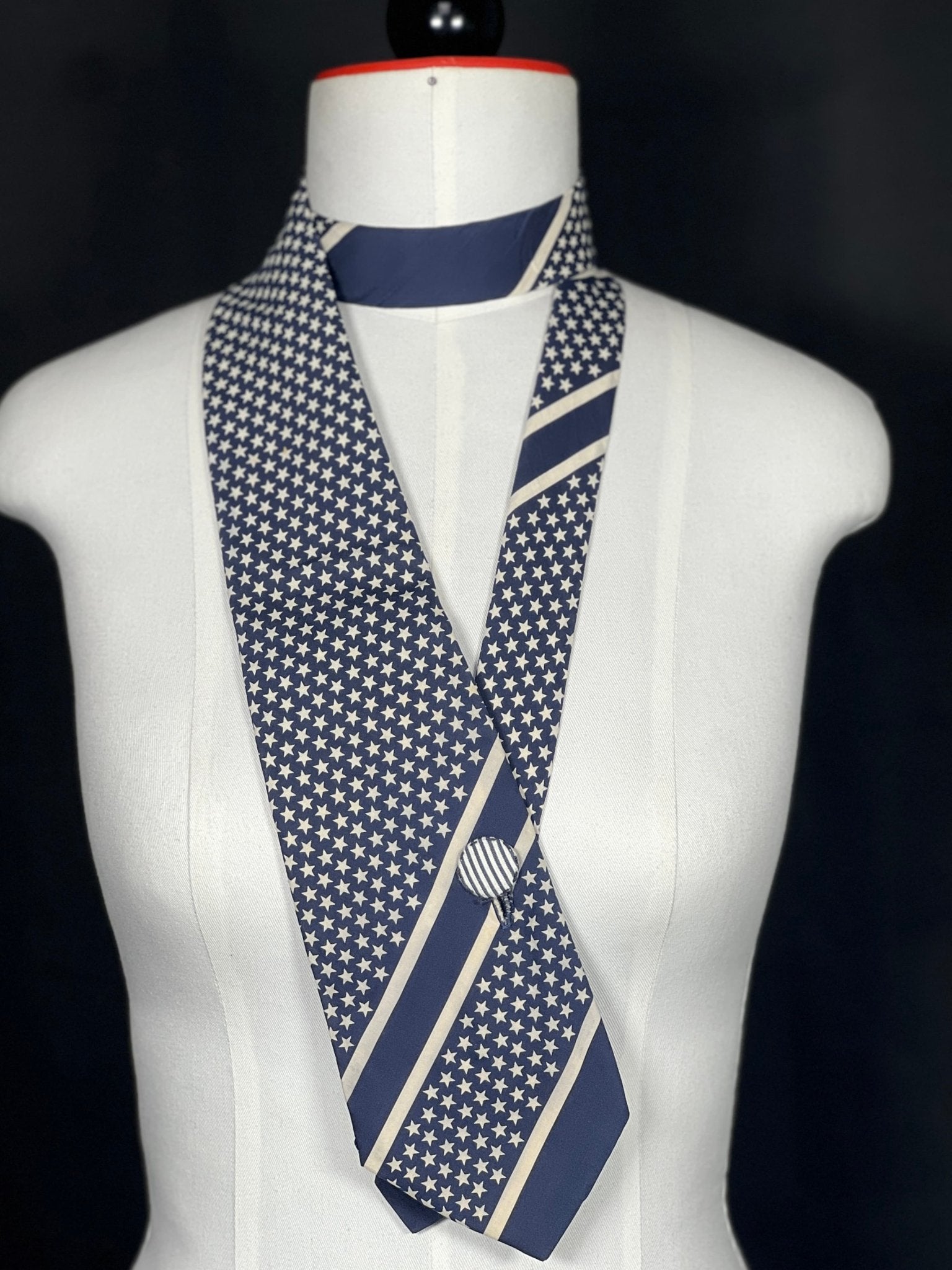 Schlipsschal Star Stripes – Eleganz mit Edge - nachhaltige Mode und Accessoires von Beverly - Berlin