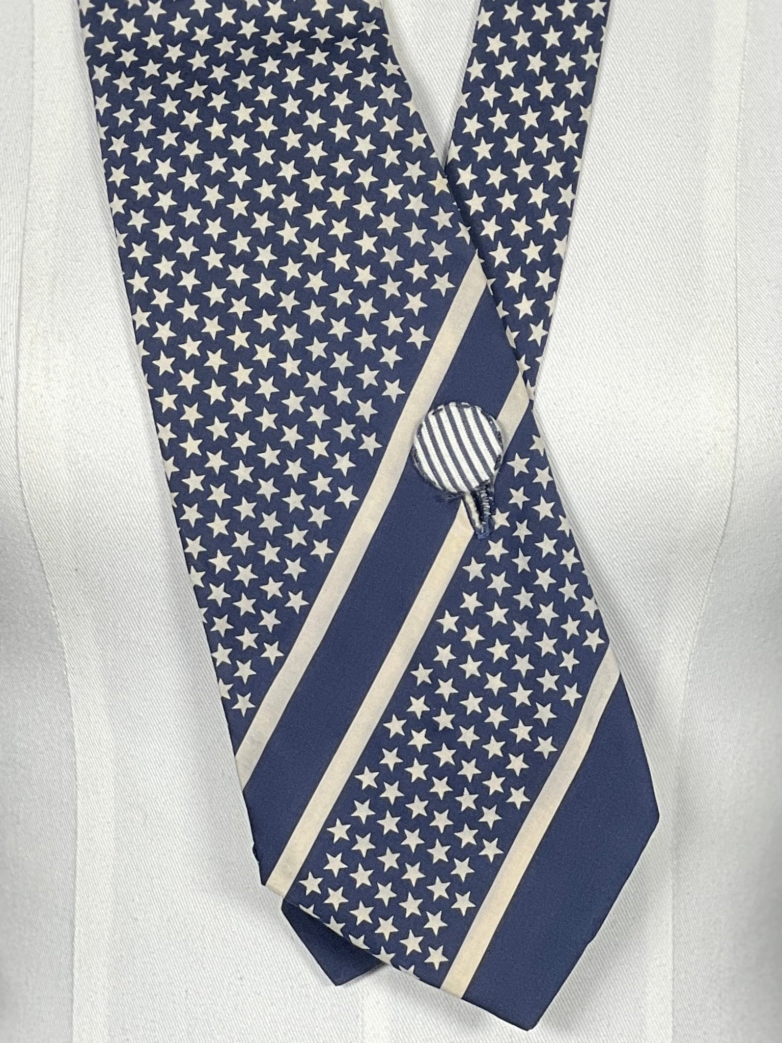 Schlipsschal Star Stripes – Eleganz mit Edge - nachhaltige Mode und Accessoires von Beverly - Berlin