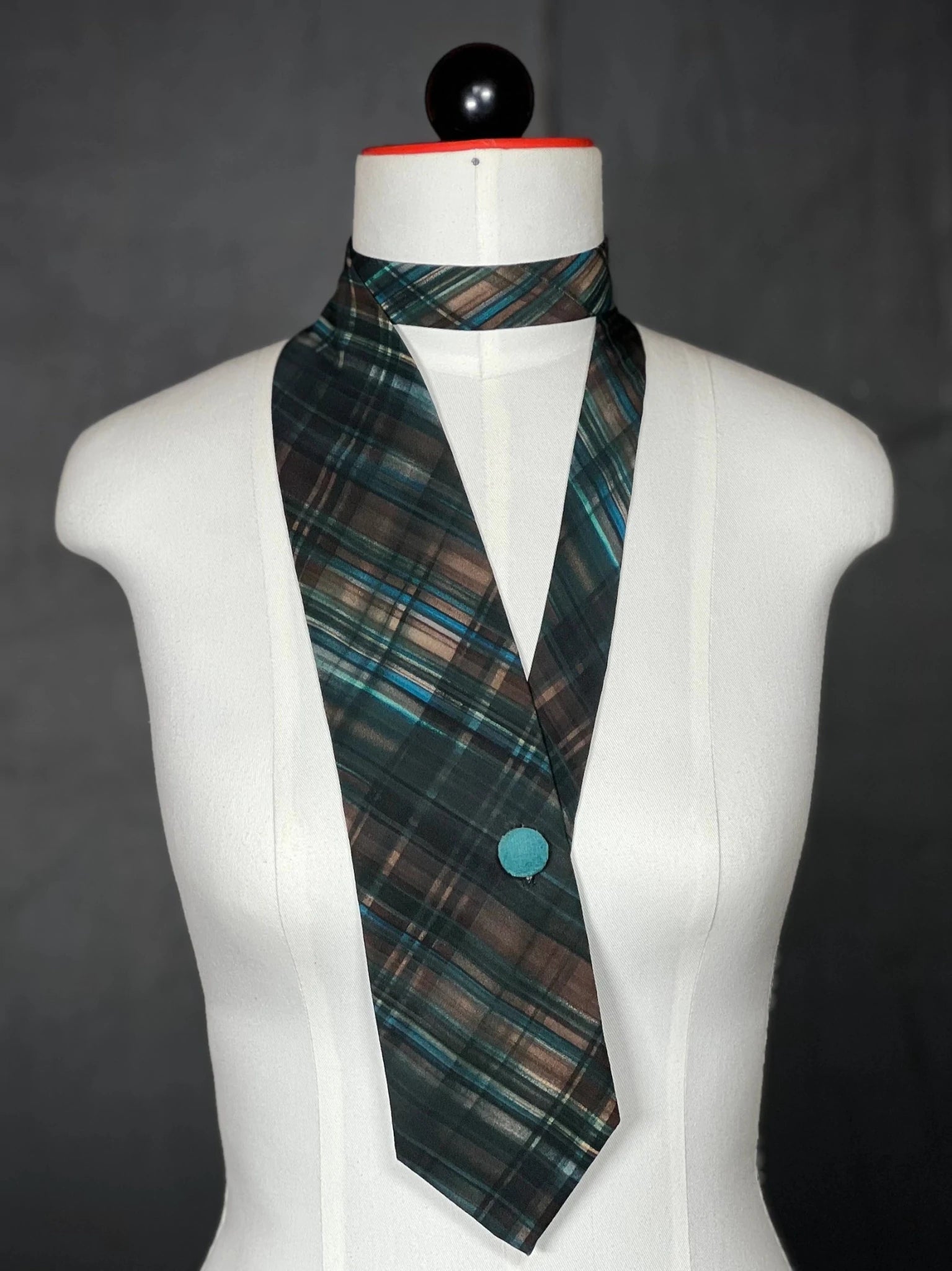 Schlipsschal „Urban Plaid“ – Kariert. Zeitlos. Mit Haltung. - nachhaltige Mode und Accessoires von Beverly - Berlin