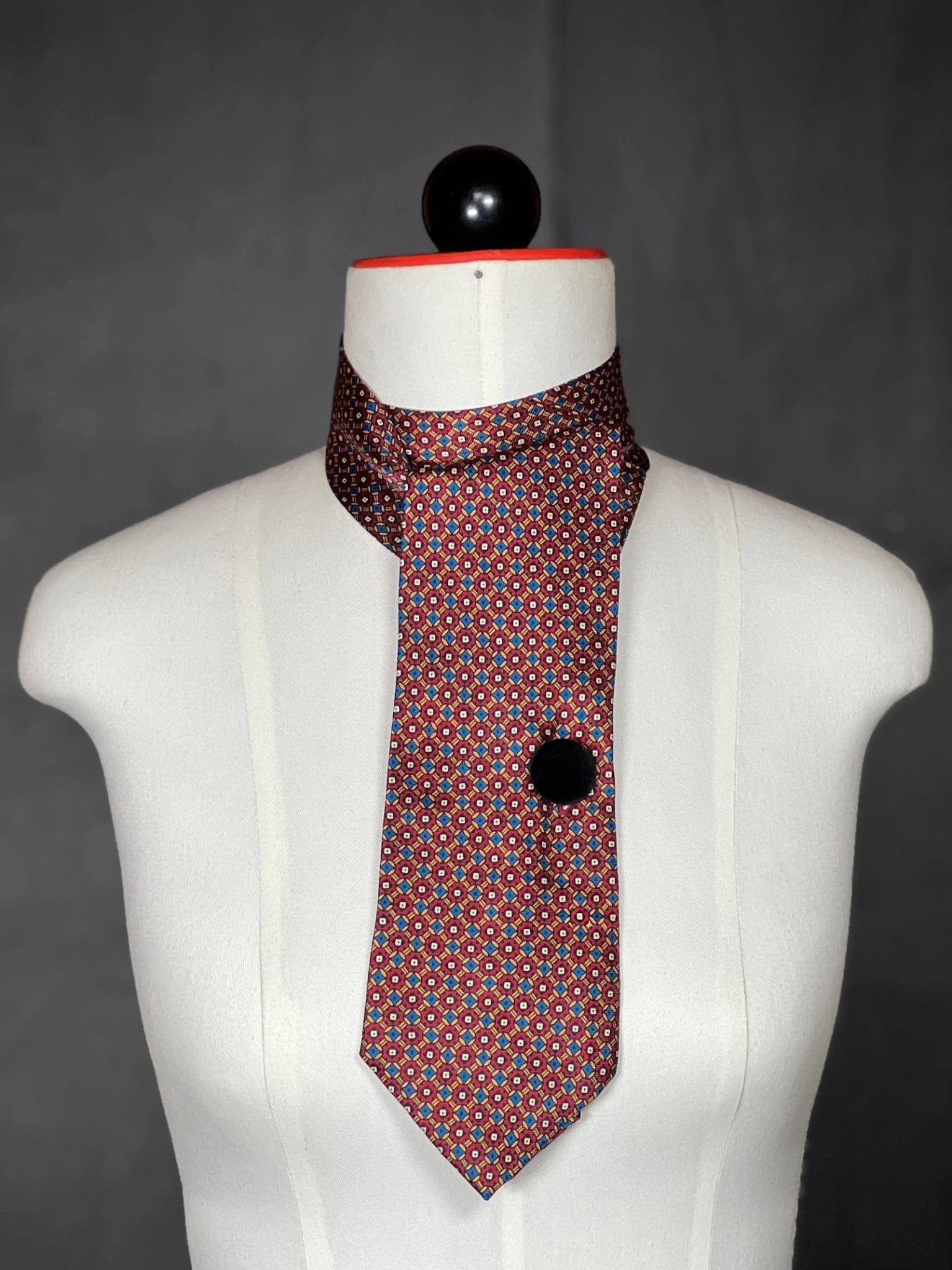 Schlipsschal „Vintage Grid“ – Geschichte am Hals - nachhaltige Mode und Accessoires von Beverly - Berlin