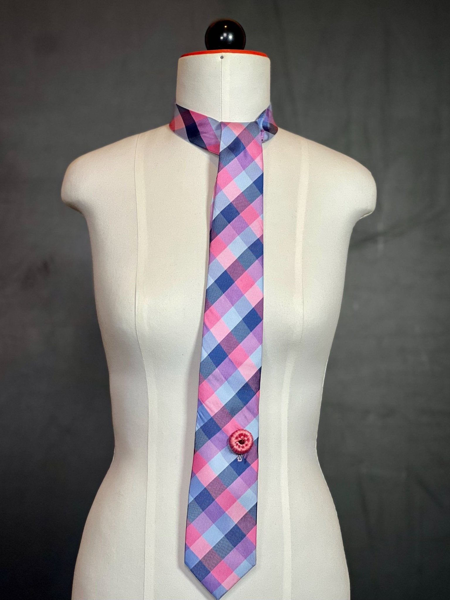 Schlipsschal Vivid Check – knallige Seide & Statement - Knopf - nachhaltige Mode und Accessoires von Beverly - Berlin