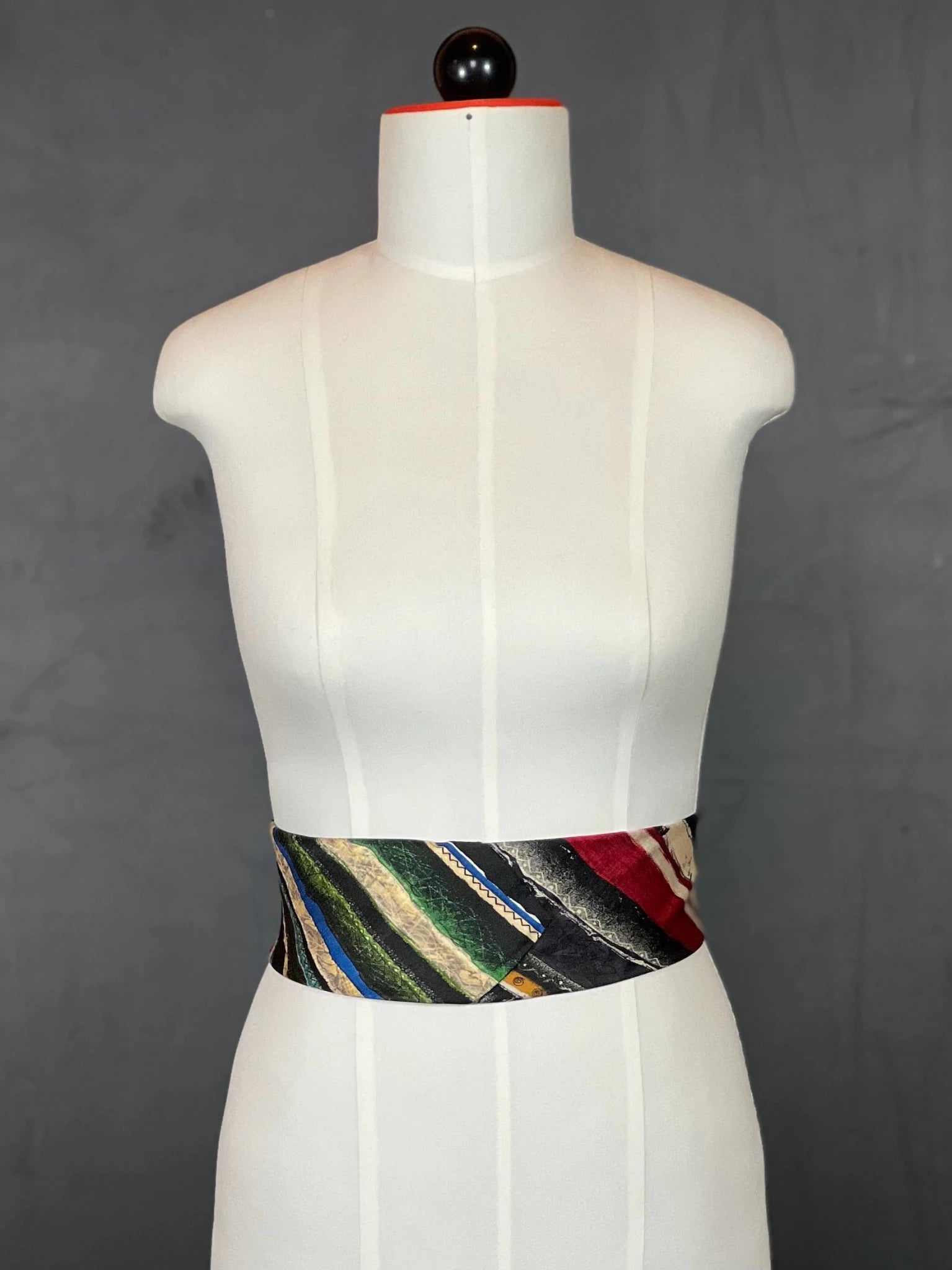 Wickelgürtel aus Krawatten – Pattern Power - nachhaltige Mode und Accessoires von Beverly - Berlin