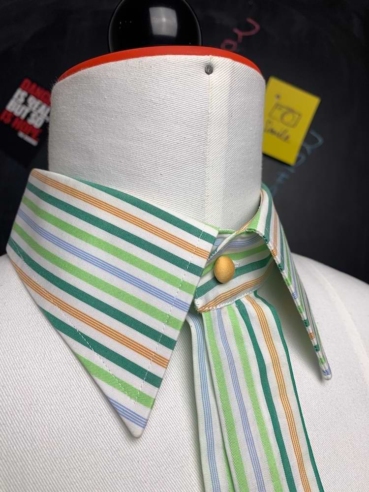 Grün - Braun gestreiftes Kragencollier - nachhaltige Upcycling Mode von Beverly - Berlin