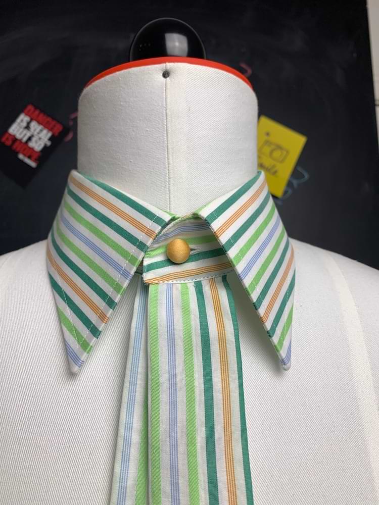 Grün - Braun gestreiftes Kragencollier - nachhaltige Upcycling Mode von Beverly - Berlin