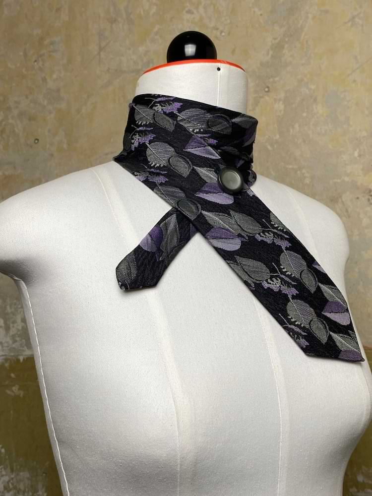 Schlips - Schal in Grau - nachhaltige Upcycling Mode von Beverly - Berlin