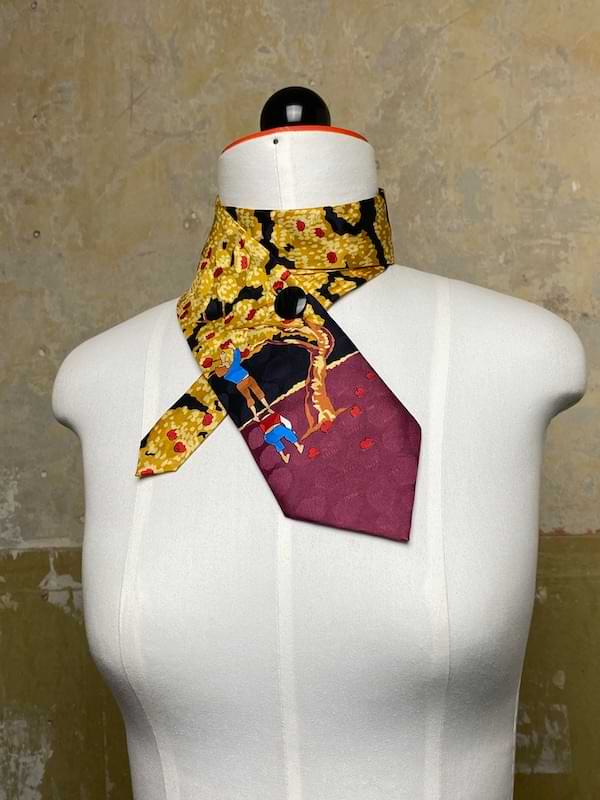 Schlips Schal mit Apfelbaum - nachhaltige Upcycling Mode von Beverly - Berlin