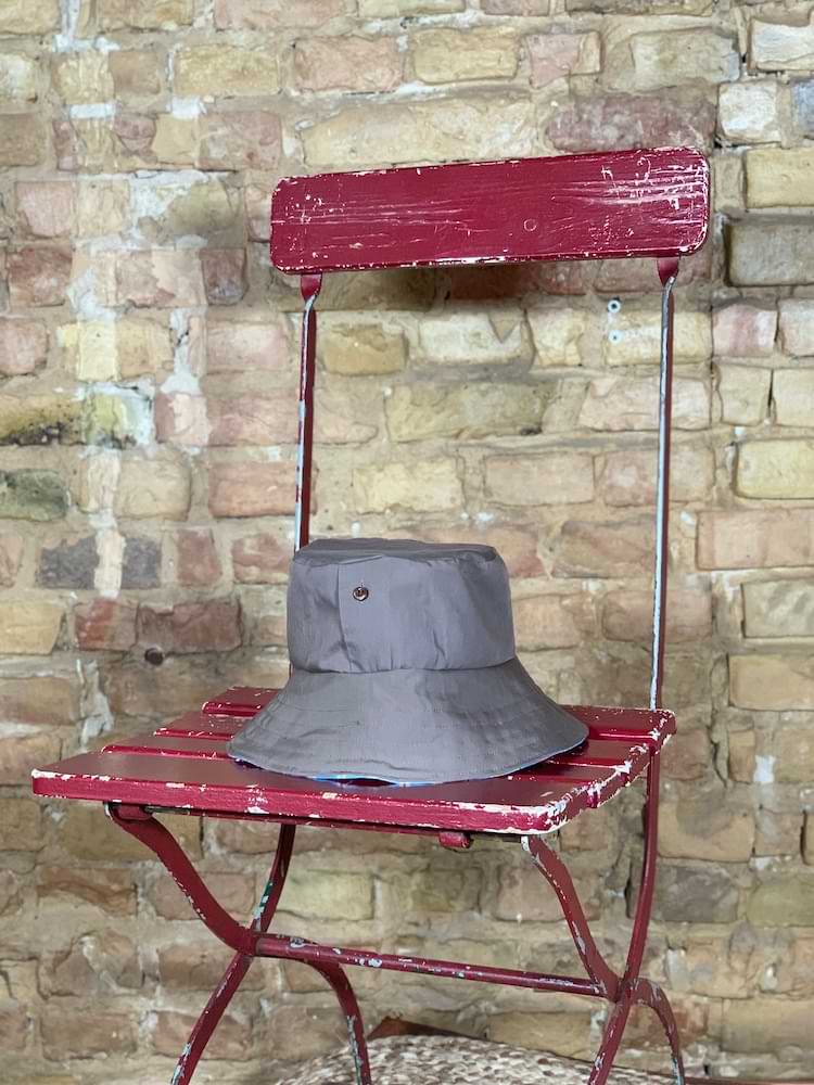 karierter Bucket Hat - nachhaltige Upcycling Mode von Beverly - Berlin
